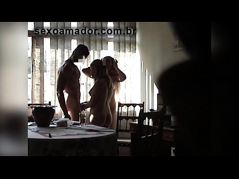 ❤️ Sexvänner bjuder in en gigantisk man och en trekant med honom Kvalitets porr at sv.pornpics-de.ru ❌️